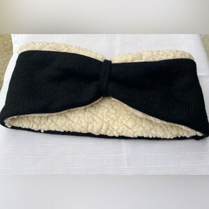 Bear paw black/ivory hair band. Faux fur lining, pinched front, very warm, OS